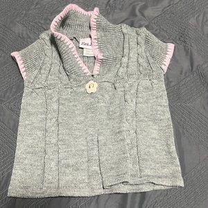 Sleeveless sweater